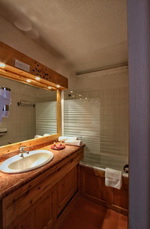 Hotel Le Pelvoux Сен-Мартен-дьо-Белвил Екстериор снимка