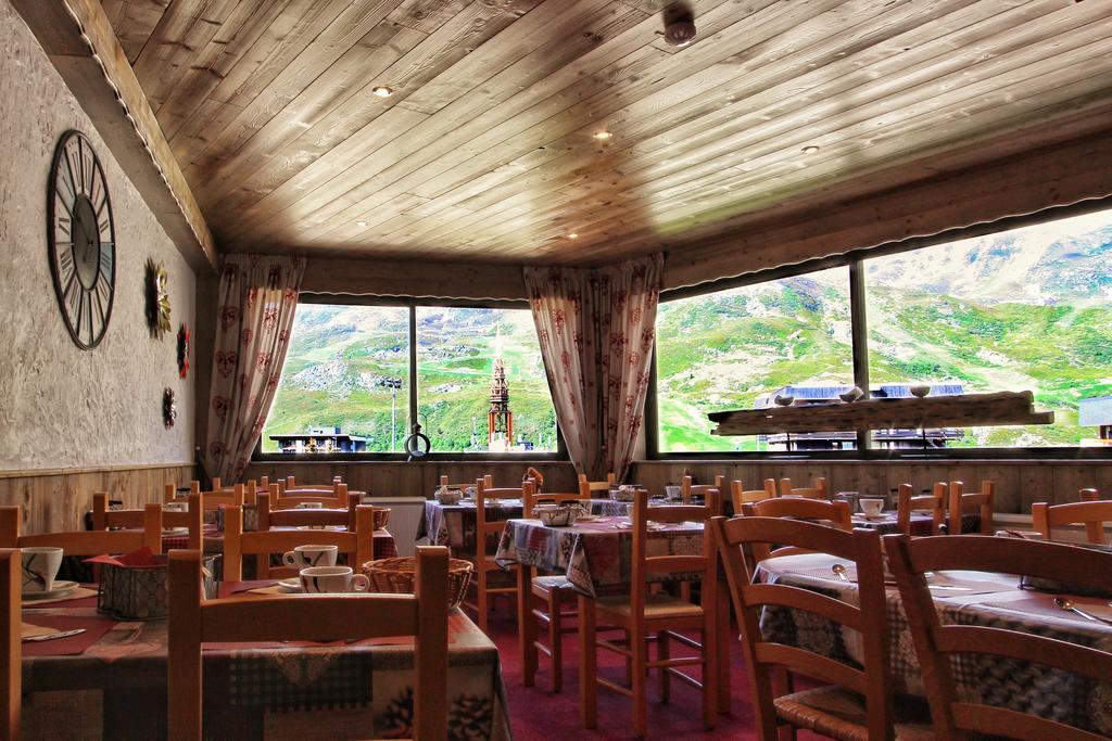 Hotel Le Pelvoux Сен-Мартен-дьо-Белвил Екстериор снимка